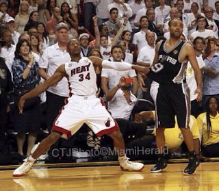 Illustration for article titled Ray Allen's Shot, Captured In Photos